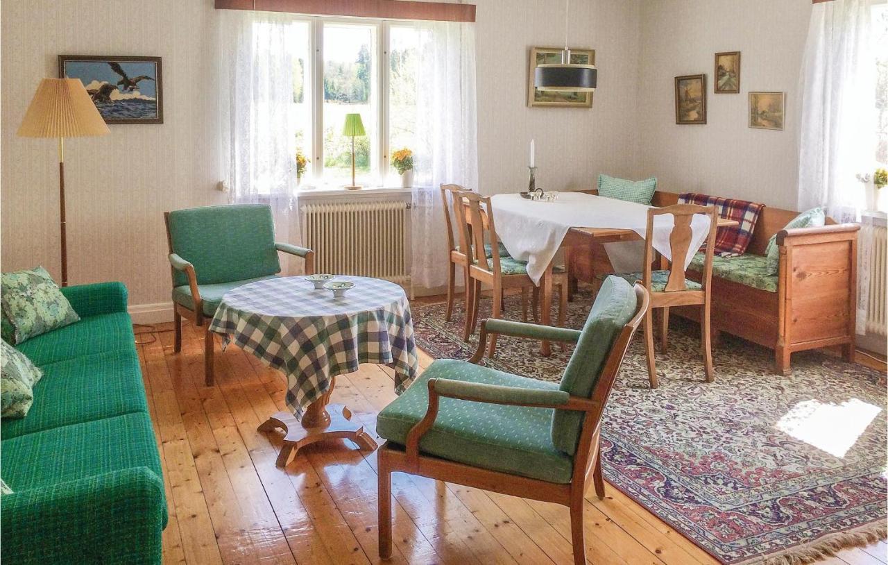 1 Bedroom Beautiful Home In Lidkoeping Sjövik Dış mekan fotoğraf